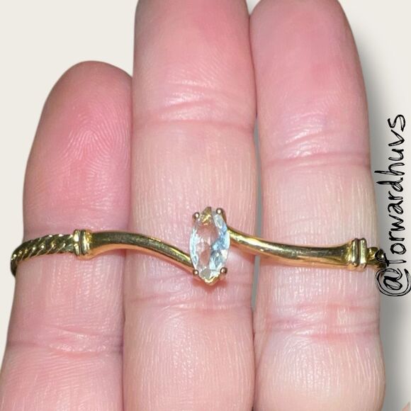 Bundle Sale 3 for $15 | Vintage Avon Gold Tone Bracelet - Small Wrist Fit - Picture 1 of 9